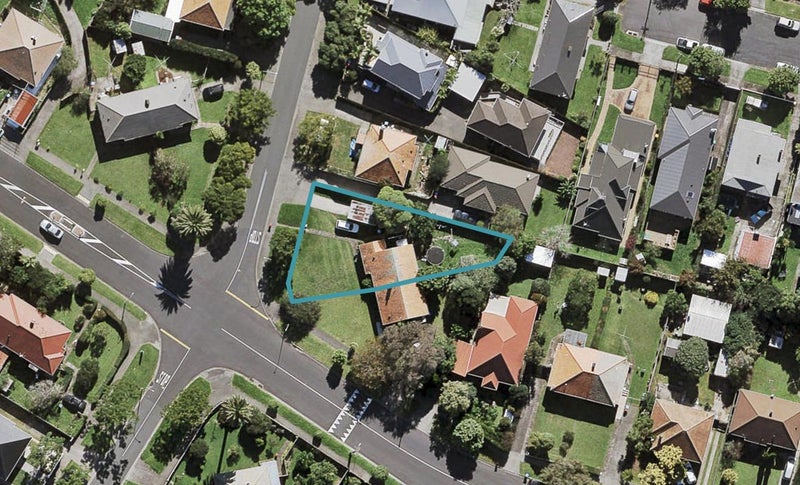 20 Kiwitea Street, Sandringham, Auckland - Carousel 1