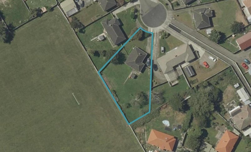 24 Esk Street, Roslyn, Palmerston North - Carousel 1