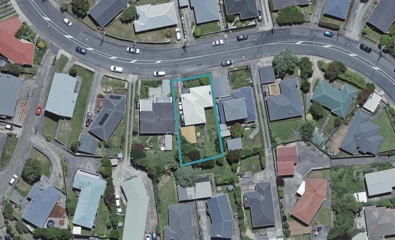 37 Mark Avenue, Paparangi, Wellington - Carousel 1