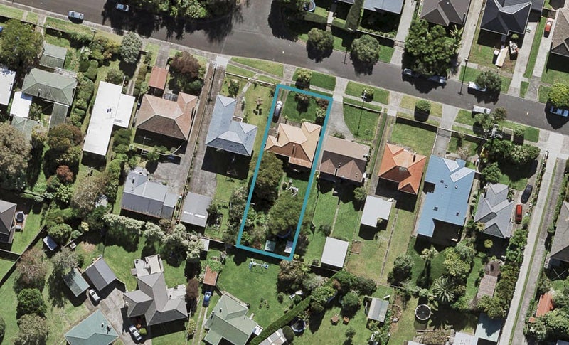 34 Hazelmere Road, Sandringham, Auckland - Carousel 1