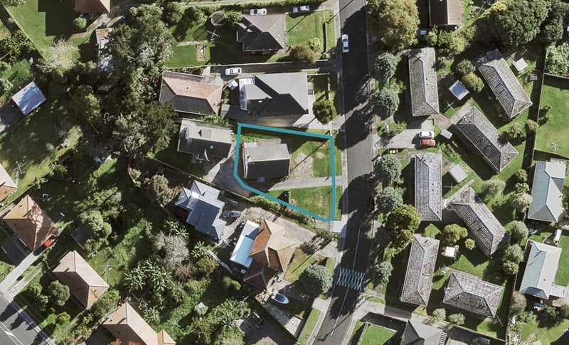 6 Playfair Road, Mount Roskill, Auckland - Carousel 1