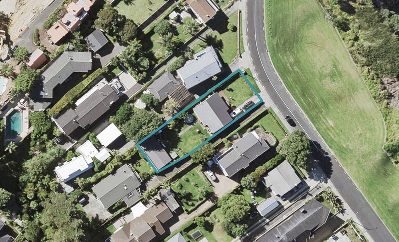 52 Marine Parade, Mellons Bay, Auckland - Carousel 1