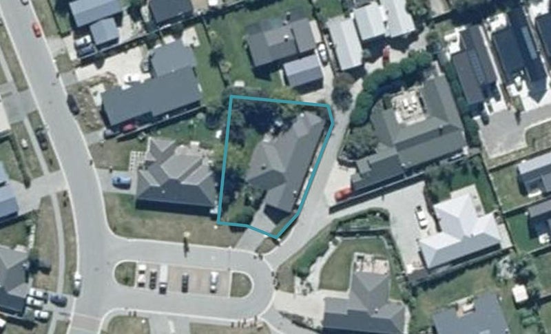 3 Mystery Grove, Lake Hayes, Queenstown - Carousel 1