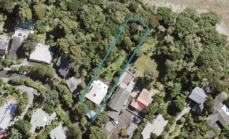 32 Opou Road, Titirangi, Auckland - Carousel 1