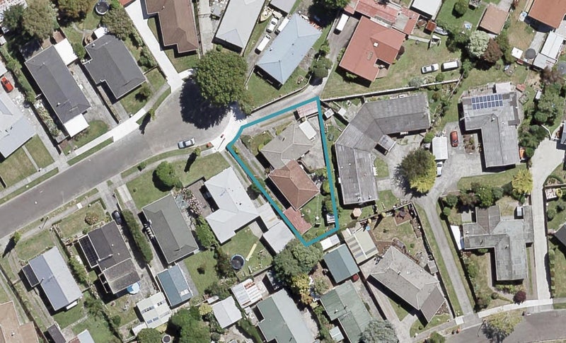 2/20 HARVARD GR, Totara Park, Upper Hutt - Carousel 1