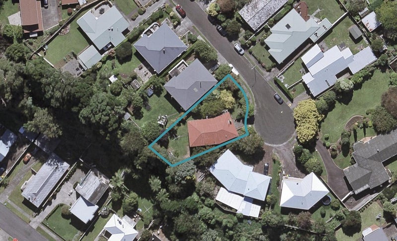 10 Onslow Place, Merrilands, New Plymouth - Carousel 1