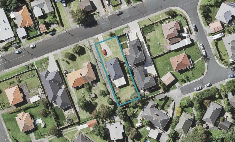 16 Bardia Street, Belmont, Auckland - Carousel 1