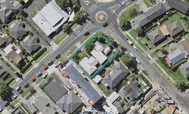2/18 Lake Pupuke Drive, Takapuna, Auckland - Carousel 1