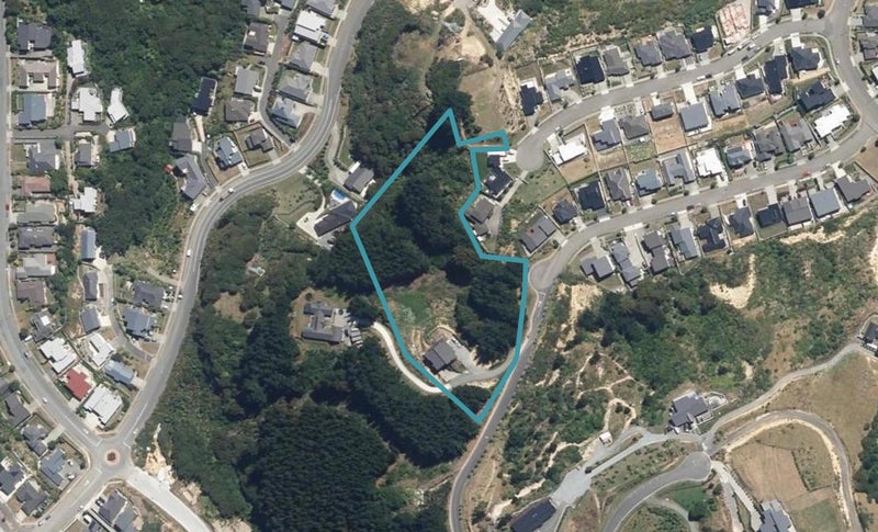 24 Pacific View, Whitby, Porirua - Carousel 1