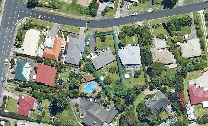 7 Linley Terrace, Judea, Tauranga - Carousel 1