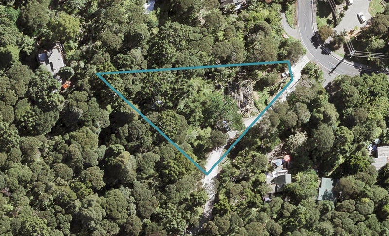 177 Laingholm Drive, Laingholm, Auckland - Carousel 1