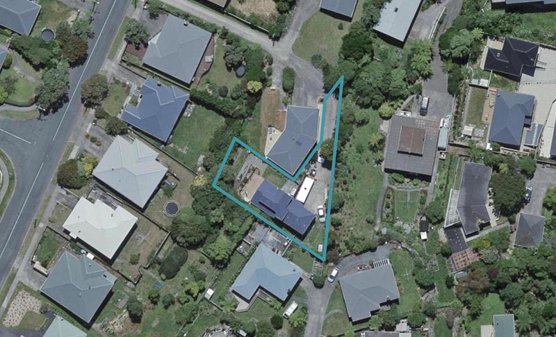 62A Saint Johns Terrace, Tawa, Wellington - Carousel 1