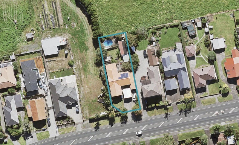 32 Hobsonville Road, West Harbour, Auckland - Carousel 1