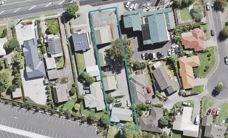 2/708 Swanson Road, Swanson, Auckland - Carousel 1