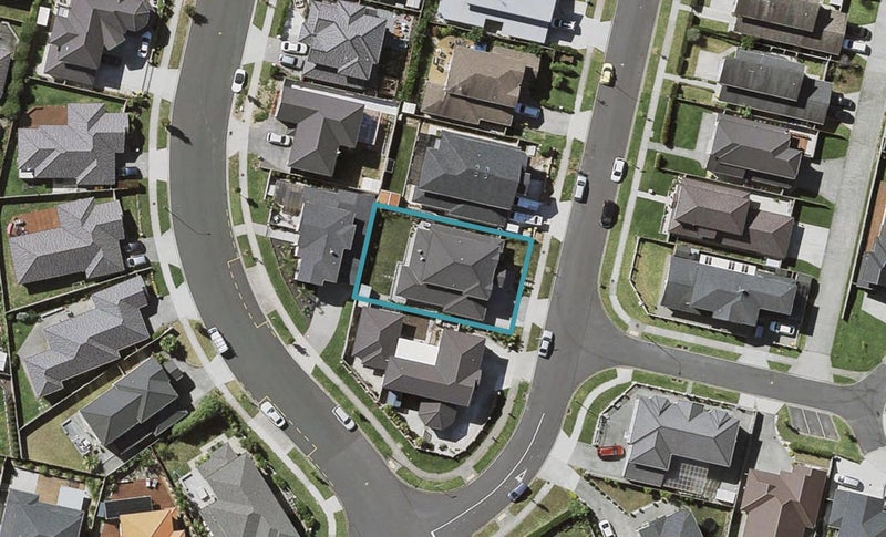 4 Coolaghy Drive, Flat Bush, Auckland - Carousel 1