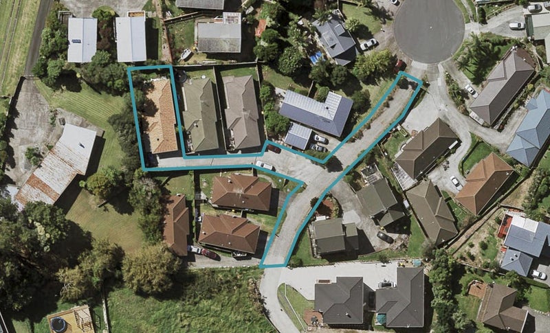 21B Lowburn Place, Clover Park, Auckland - Carousel 1