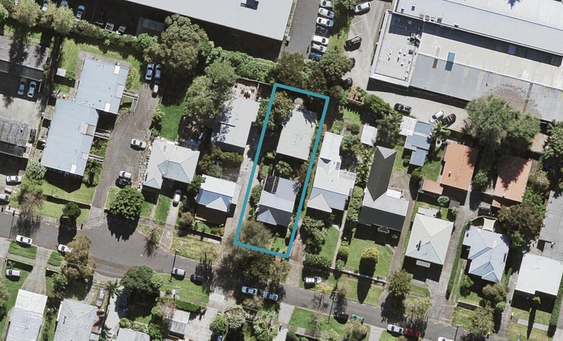 13 Locarno Avenue, Sandringham, Auckland - Carousel 1