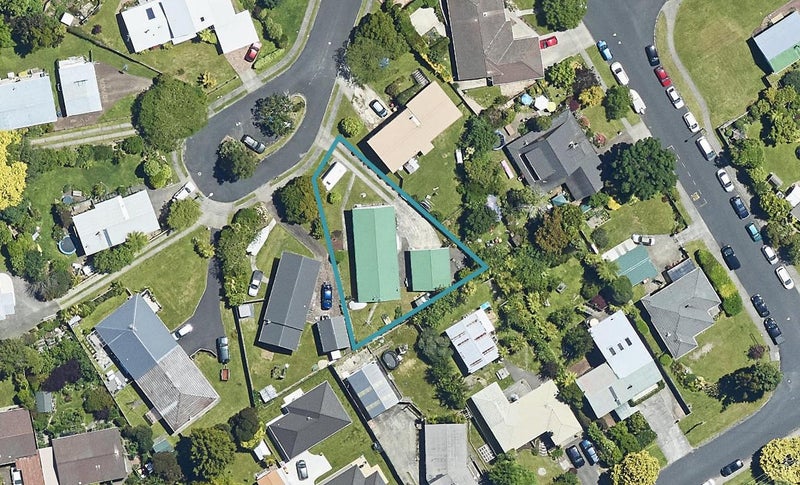 6 Taurus Place, Kawaha Point, Rotorua - Carousel 1