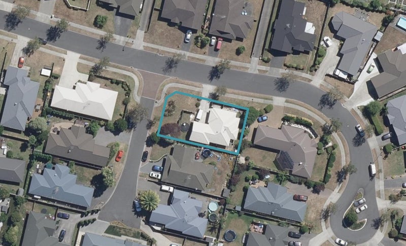 12 Holford Place, Huntington, Hamilton - Carousel 1