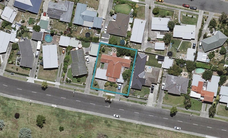 2/116 Freyberg Avenue, Tamatea, Napier - Carousel 1