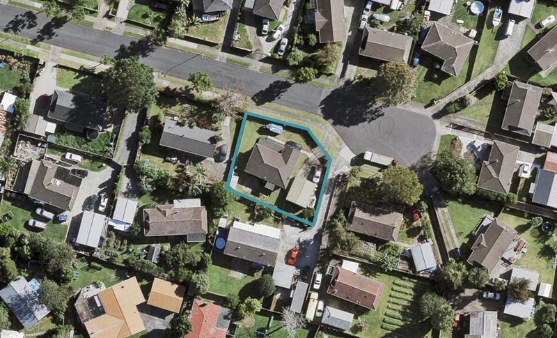 11 Adel Place, Weymouth, Auckland - Carousel 1