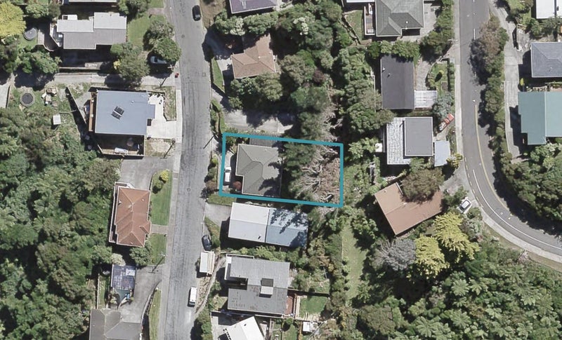 13 Castle Crescent, Stokes Valley, Lower Hutt - Carousel 1