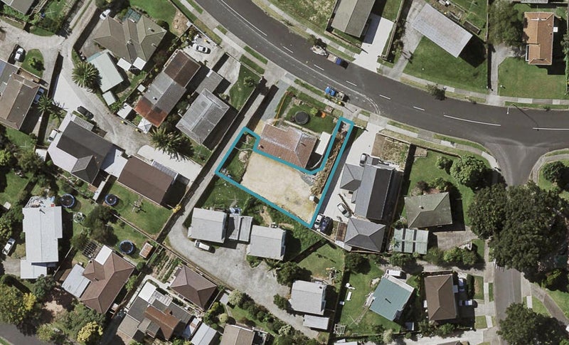 27A Charntay Avenue, Clover Park, Auckland - Carousel 1
