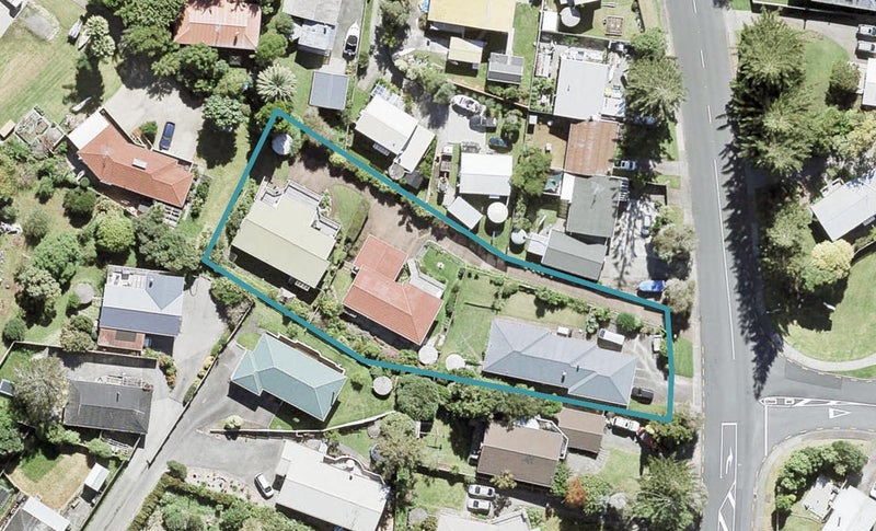 22B Ladies Mile, Manly, Whangaparaoa - Carousel 1