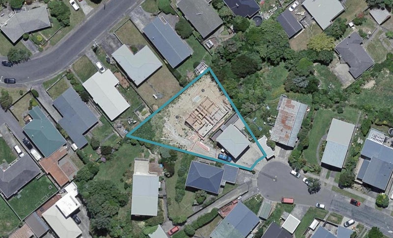 20D Chetwode Grove, Newlands, Wellington - Carousel 1
