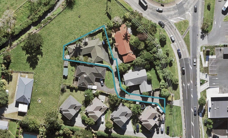 558 Don Buck Road, Westgate, Auckland - Carousel 1