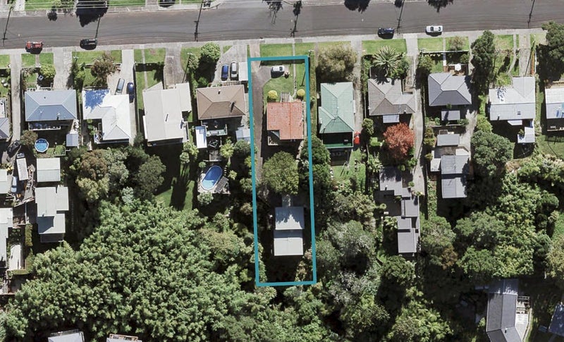 2/15 Fordham Street, Beach Haven, Auckland - Carousel 1