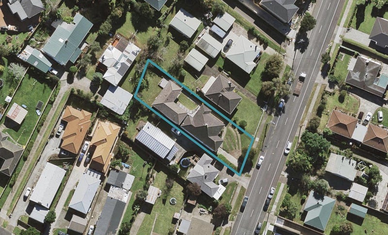 76 Mountain Road, Mangere Bridge, Auckland - Carousel 1