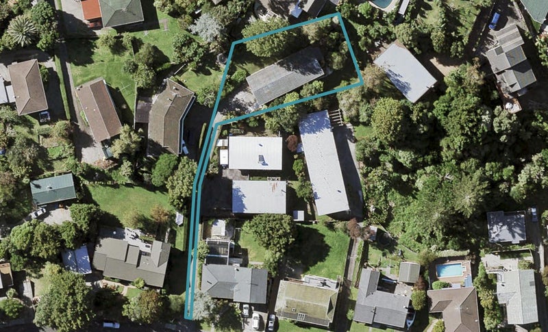 8 Kayeleen Place, Cockle Bay, Auckland - Carousel 1