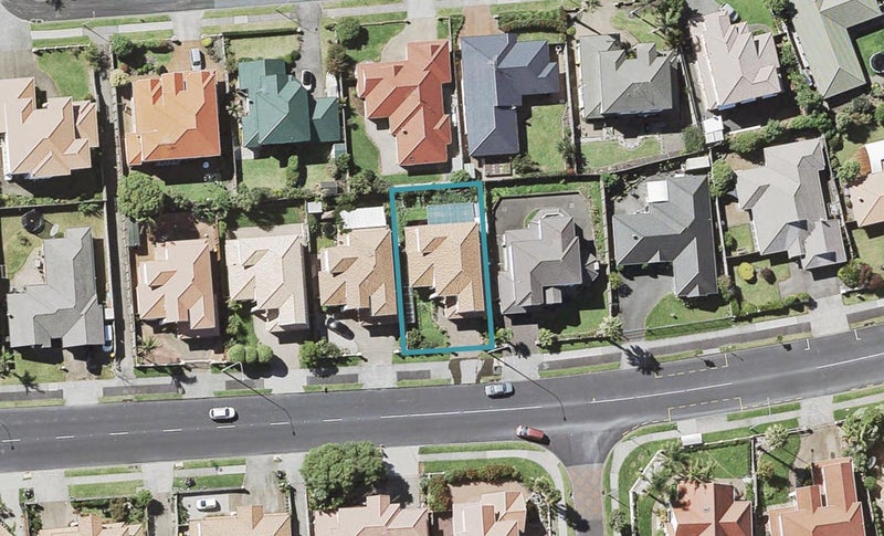 65 Meadowland Drive, Somerville, Auckland - Carousel 1
