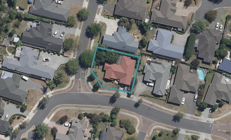 8 Cranmore Avenue, Huntington, Hamilton - Carousel 1