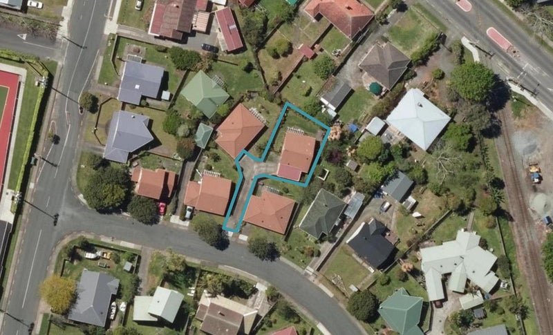 9 Corns Street, Kensington, Whangarei - Carousel 1