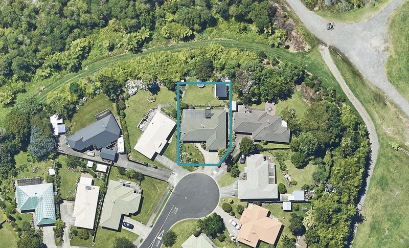 11 Grantham Close, Gate Pa, Tauranga - Carousel 1
