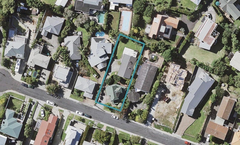 1/23 Bevyn Street, Castor Bay, Auckland - Carousel 1