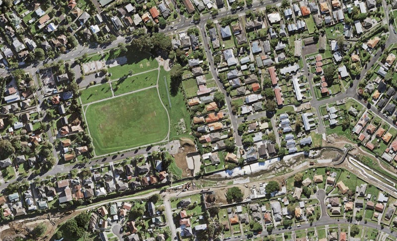 13A Lorraine Avenue, Mount Albert, Auckland - Carousel 1