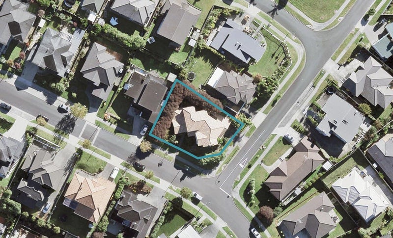 2 Keating Rise, Northcross, Auckland - Carousel 1