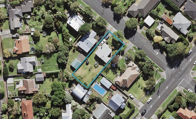 12 Leone Terrace, Mount Albert, Auckland - Carousel 1