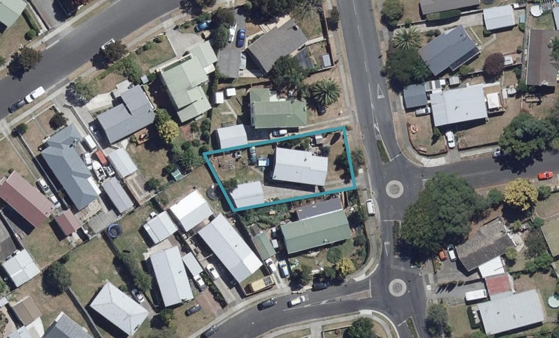 27 Deanwell Avenue, Deanwell, Hamilton - Carousel 1