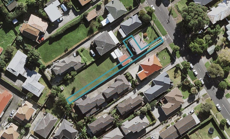 3/11 Hayr Road, Three Kings, Auckland - Carousel 1
