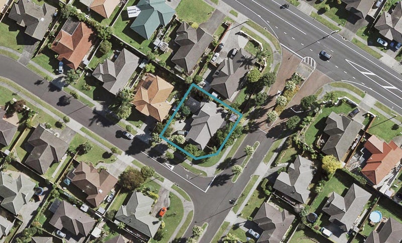 68 Sandwick Drive, Weymouth, Auckland - Carousel 1