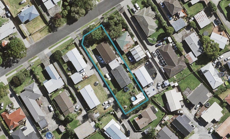 2/21 Woodside Road, Massey, Auckland - Carousel 1
