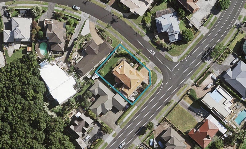 2 Silkwood Grove, Totara Heights, Auckland - Carousel 1