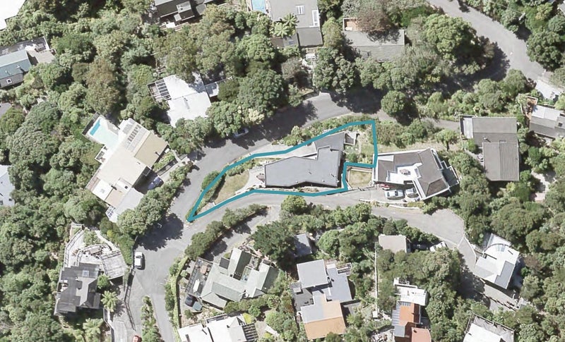 6 Latham Road, York Bay, Lower Hutt - Carousel 1