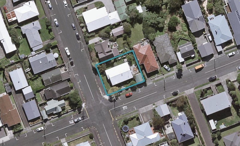 81 Gover Street, New Plymouth, New Plymouth - Carousel 1
