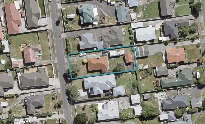 13 Massey Street, Elderslea, Upper Hutt - Carousel 1