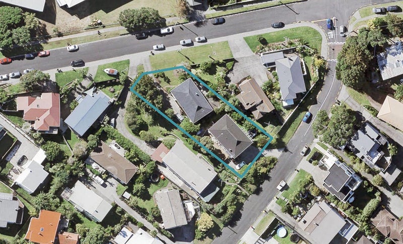1/3 Korotaha Terrace, Rothesay Bay, Auckland - Carousel 1